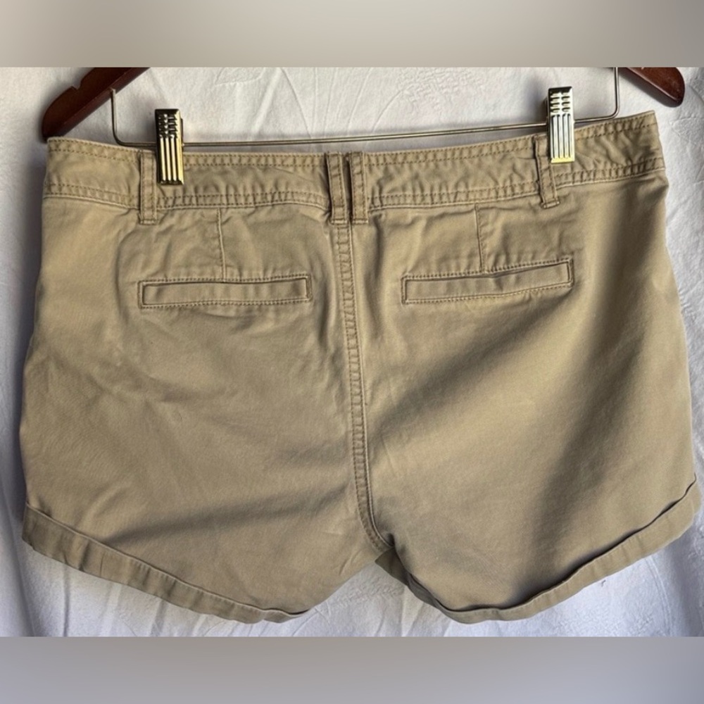 Mossimo Women’s Khaki Tan Low Rise Shorts Size 8 - Picture 2 of 6
